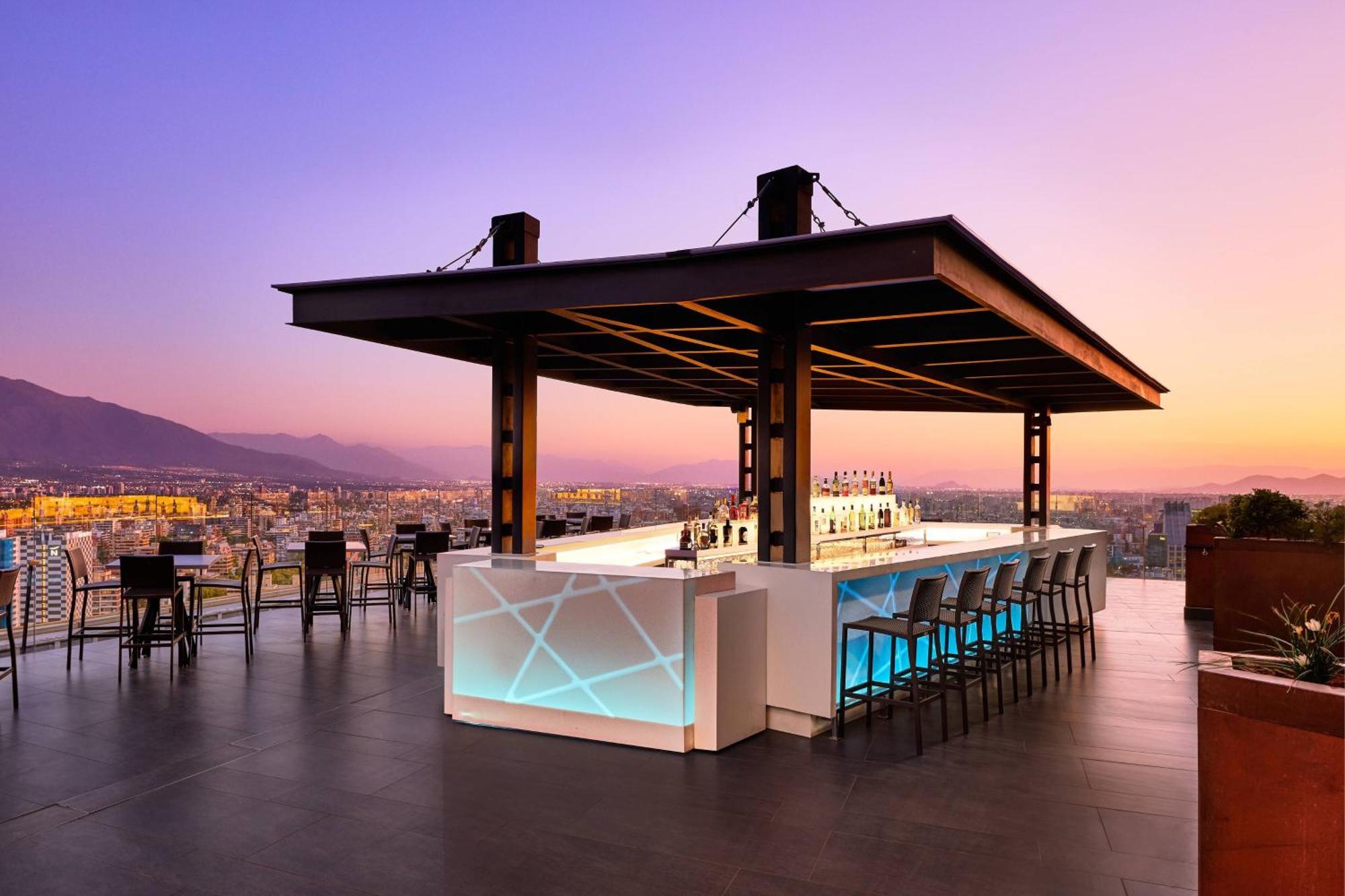 Ac Hotel By Marriott Santiago Cenco Costanera Екстериор снимка