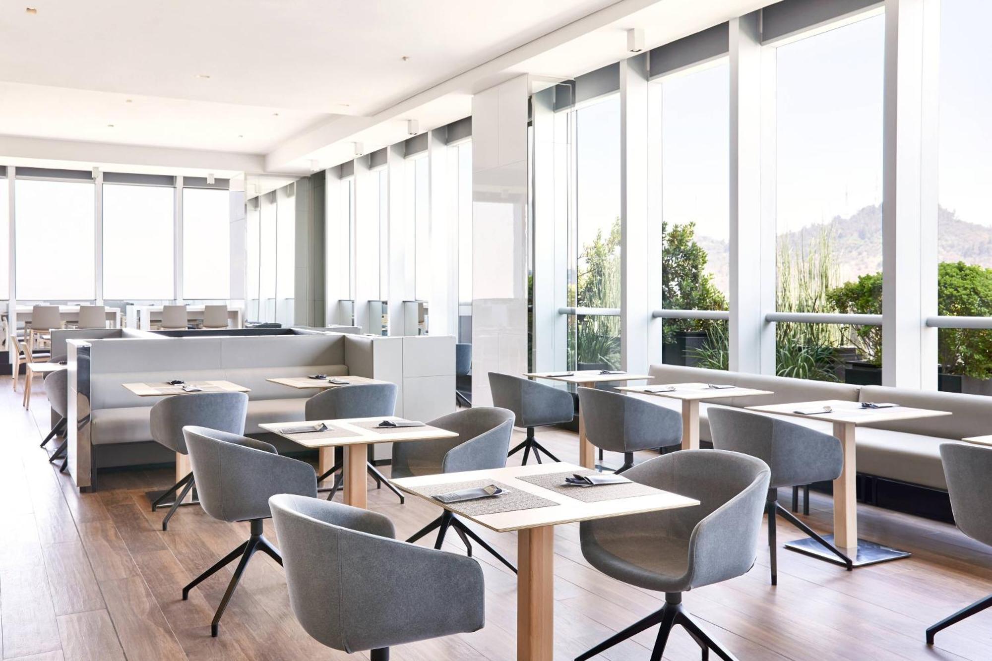 Ac Hotel By Marriott Santiago Cenco Costanera Екстериор снимка