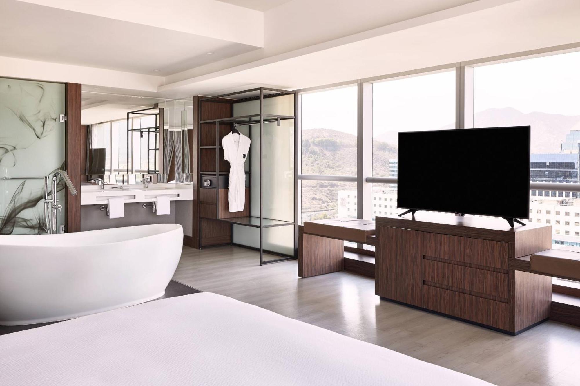 Ac Hotel By Marriott Santiago Cenco Costanera Екстериор снимка