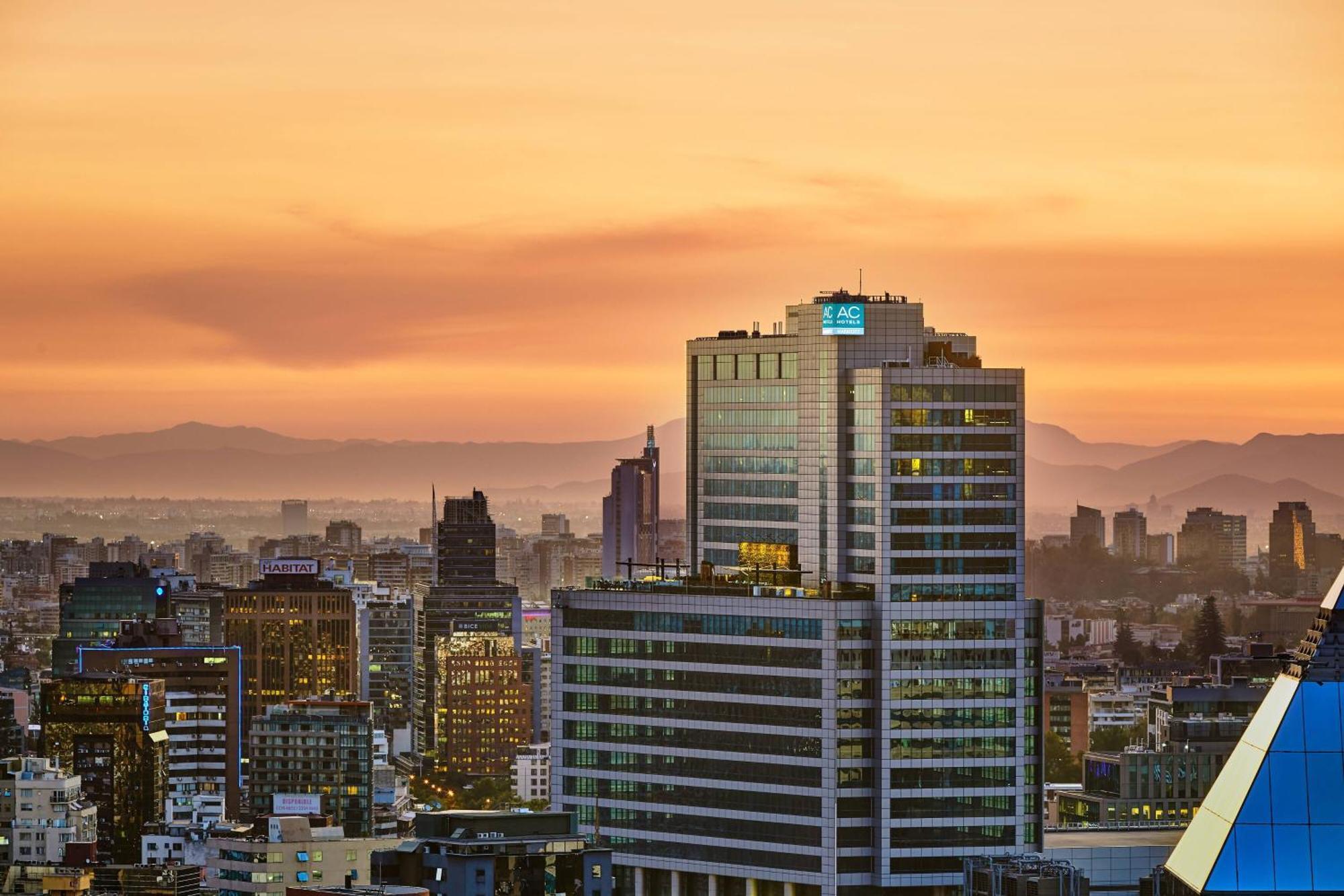 Ac Hotel By Marriott Santiago Cenco Costanera Екстериор снимка